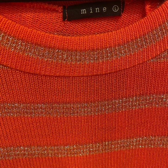 Mine Co. light knit sweater Large with partial cute open back - Picture 3 of 4